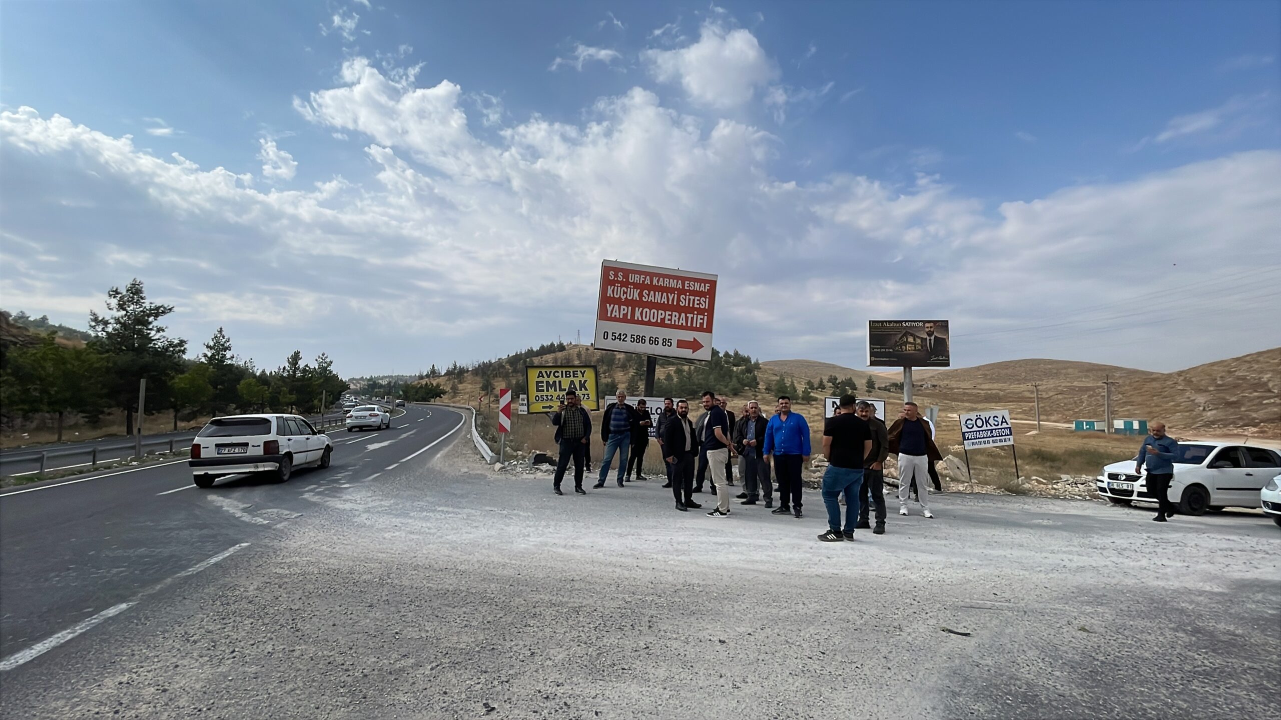 Sık sık kazaların yaşandığı ana yol bağlantı noktasına esnaftan ‘kavşak’ talebi