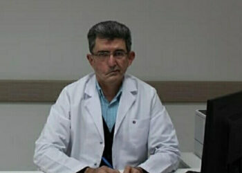 Balıkesir açıklarında tekne battı: 8 kişi kurtarıldı, kayıp doktor aranıyor