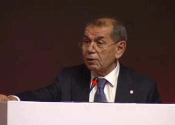 Galatasaray'da Dursun Özbek yönetimi ibra edildi