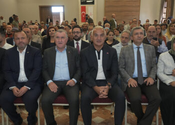 Antalya İbradı'da çifte açılış: "Türkiye Yüzyılı'nın yolu donanımlı gençlerimizden geçmektedir"