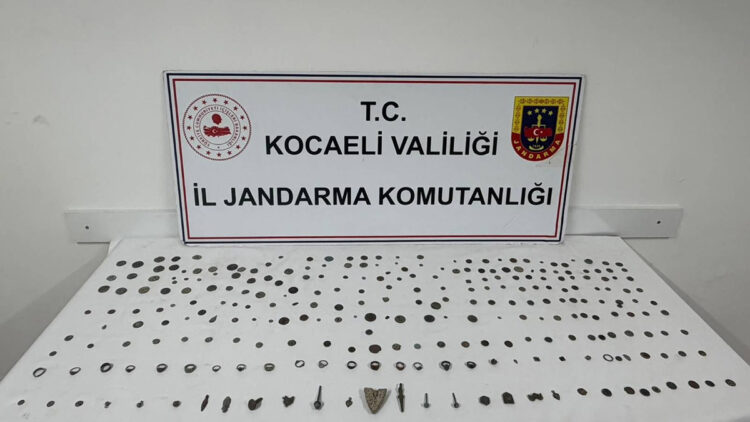 Otomobilde Roma ve Helenistik dönemlere ait 271 tarihi eser ele geçirildi: 1 gözaltı