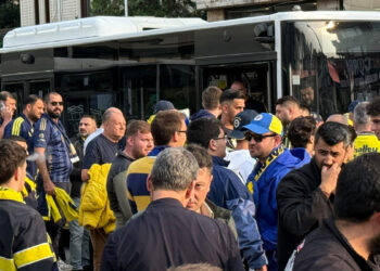 Fenerbahçeli taraftarlar, Rams Park’a gitmek için toplandı