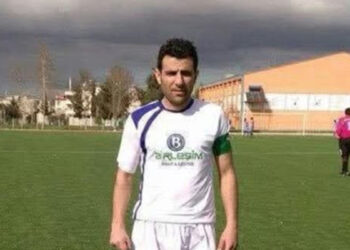 Veteran futbolcu, turnuva için geldiği Antalya’da sahilde yürürken kalp krizi geçirip öldü