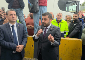 CHP'li isimden TIR şoförlerine destek: "Emeğinize sahip çıkıyoruz, önergemizi vereceğiz"