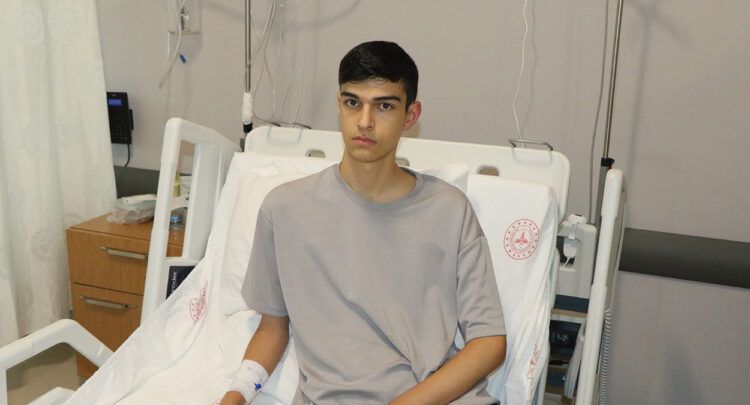 Samsun’da 17 yaşındaki hastanın göğsü ameliyatla düzeltildi