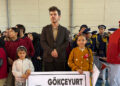 Geçen yıl tek başına kutladığı Cumhuriyet Bayramı’nı bu kez arkadaşlarıyla kutladı