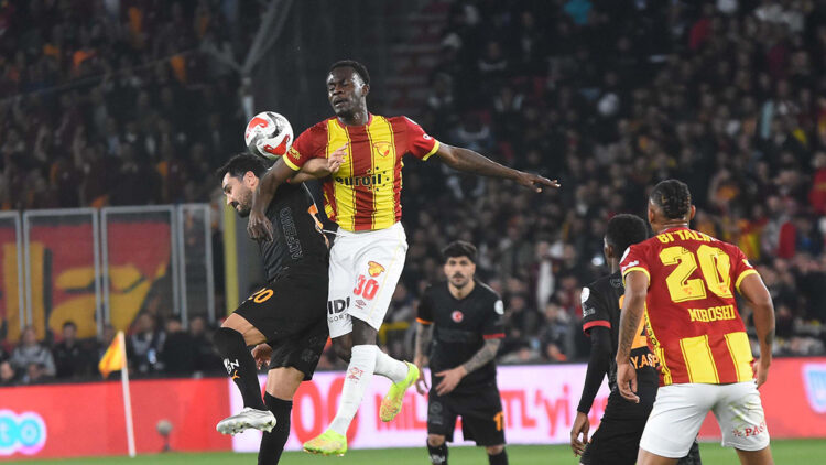 Göztepe Anthony Dennis'i aradı: Eyüpspor maçında orta sahada verim alamadı