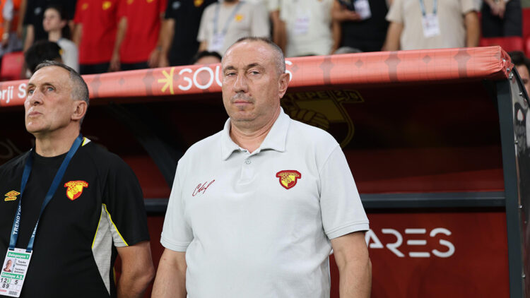 Göztepe'de Stanimir Stoilov ilkleri yaşamak istiyor: Galibiyet sevinci için sahaya çıkacaklar