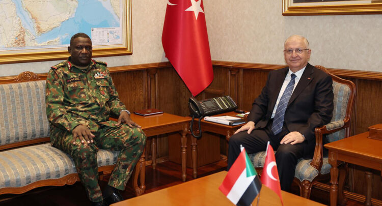 Yaşar Güler, Sudan Kara Kuvvetleri Komutanı'nı kabul etti