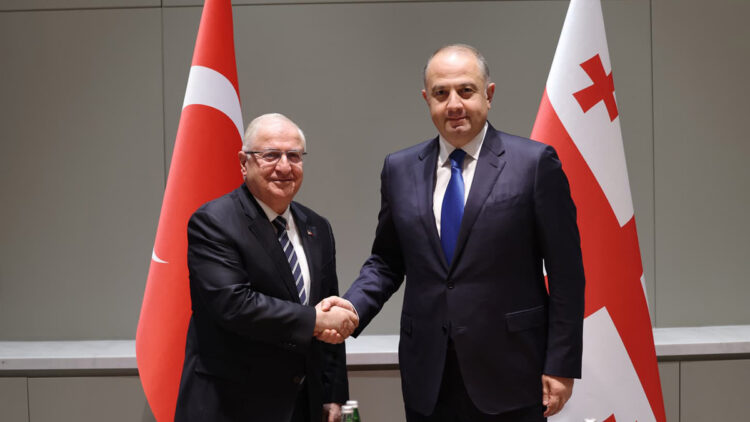 Yaşar Güler, Gürcistan Başbakan Yardımcısı ve Savunma Bakanı Chikovani ile görüştü