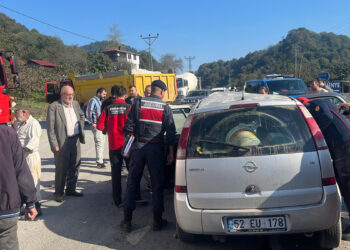 Ordu'da korkunç kaza: Hafriyat kamyonuna çarpan otomobilin sürücüsü ağır yaralı