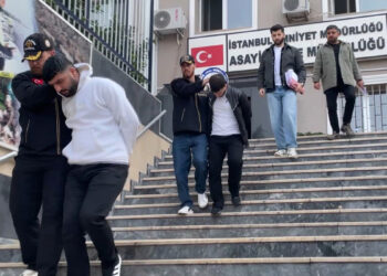 İstanbul'da 'hayalet ekran' hırsızları kamerada: 2 gözaltı