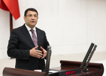 İdris Şahin’den 29 Ekim mesajı: “Demokrasimizin geleceğinden kaygı duymamak mümkün mü?”
