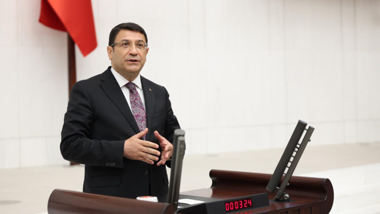 İdris Şahin’den 29 Ekim mesajı: “Demokrasimizin geleceğinden kaygı duymamak mümkün mü?”