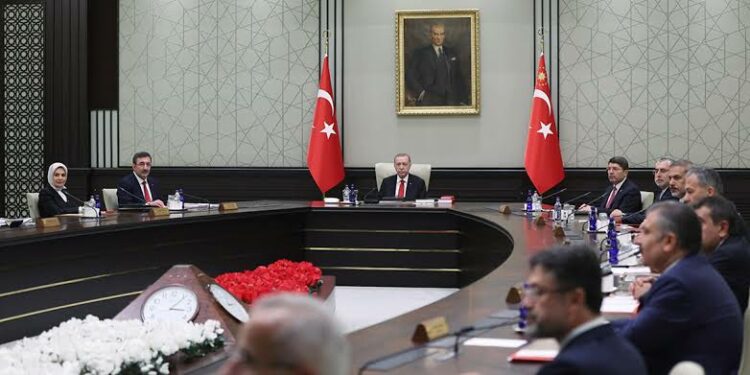Cumhurbaşkanlığı Kabinesi Cumhurbaşkanı Erdoğan başkanlığında toplandı