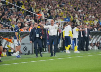 Fenerbahçe'de derbi yenilgisi sonrası İsmail Kartal'dan özür: “Bize yakışmadı!”
