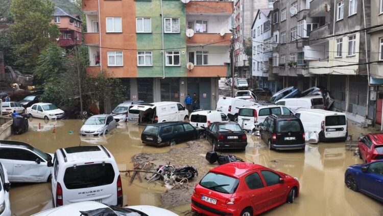 İstanbul'da sel felaketinde ölü sayısı 6'ya yükseldi! Haşim Ciritoğulları'nın cansız bedeni bulundu