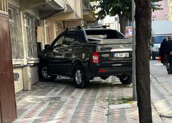 Kadın sürücü aracı park ederken dini nikahlı eşine çarptı, adam kurtarılamadı