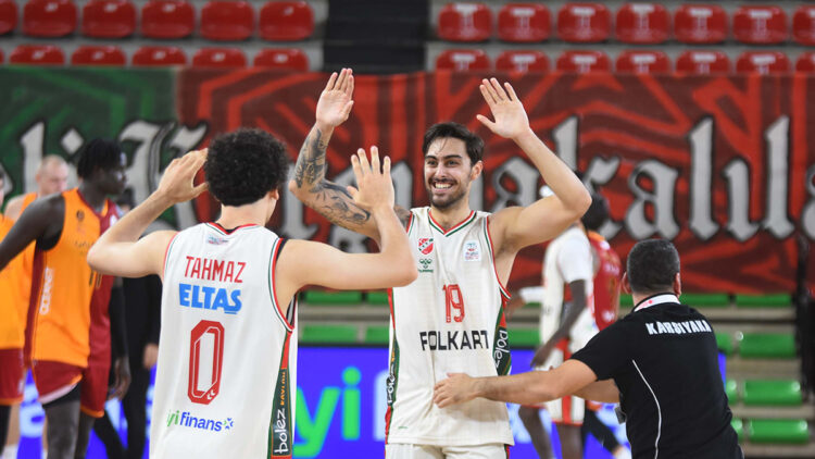 Karşıyaka potada liderle karşılaşacak: Bahçeşehir Kolejine konuk olacak