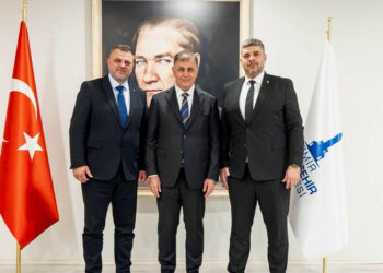 Karşıyaka'dan Başkan Tugay'a stat ziyareti: "Stadımız için el ele, hep birlikte"