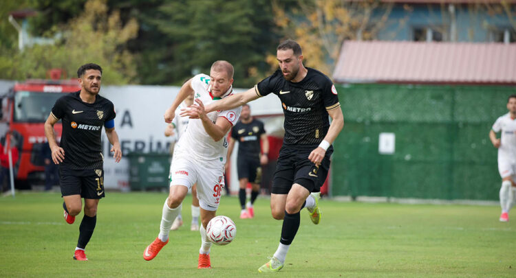 Karşıyaka gençleriyle mutlu: Kalesinde sadece penaltıdan gol gördü