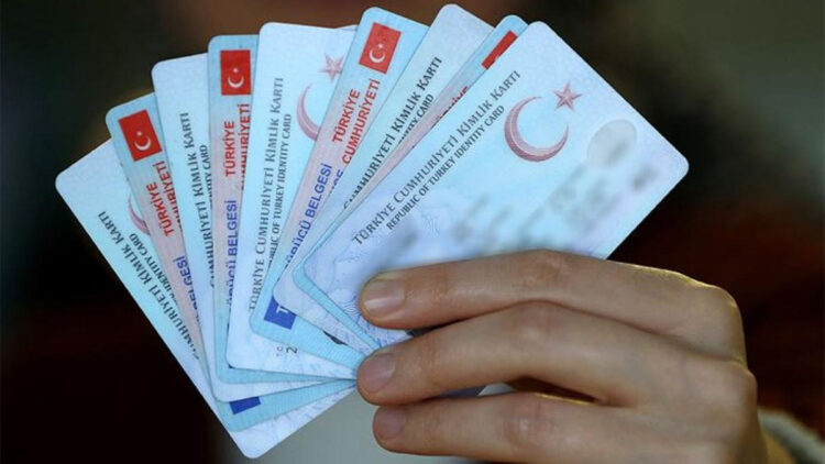 Kimlik fotokopisini başkasına verenler dikkat! Bu bilgiler kötü niyetli kişilerin eline geçerse ne olur?