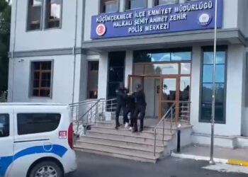 Küçükçekmece'de aracında uyuşturucu ve tabanca bulunan 19 yaşındaki şüpheli tutuklandı