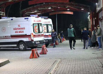 İzmir'de akıl almaz olay: Kavga ettiği kişinin kulağını ısırarak kopardı