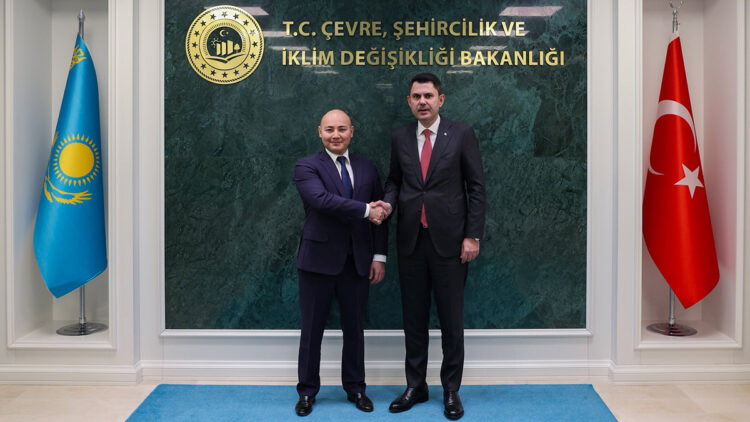 Bakan Murat Kurum, Kazakistan Ekoloji ve Doğal Kaynaklar Bakanı Kuantyrov ile görüştü