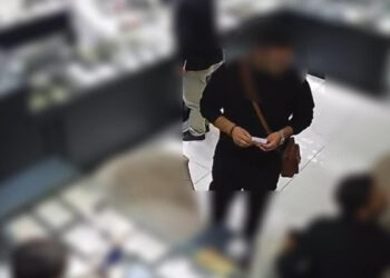 Kuyumcu dükkanında 1,8 milyon TL'lik altını bozdururken suçüstü yakalandı