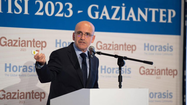 Mehmet Şimşek piyasalara dair sert açıklama: "Yaptırımlar kararlılıkla uygulanacaktır"