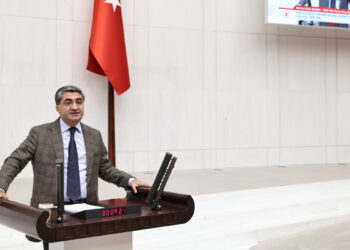Mehmet Emin Ekmen’den 2027 bütçesine faiz tepkisi: “103 yıl sonra bütçeyle imtiyaz dağıtılıyor!”