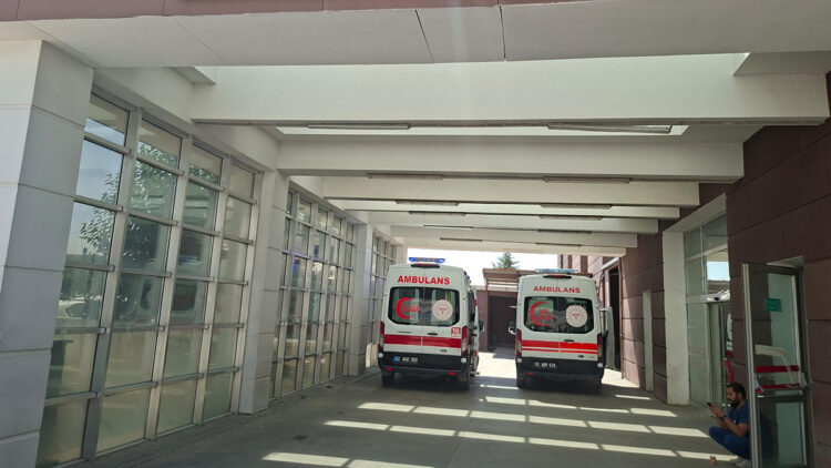 Adıyaman'da korkunç iş kazası: Merdiven boşluğuna düşen inşaat işçisi ağır yaralandı