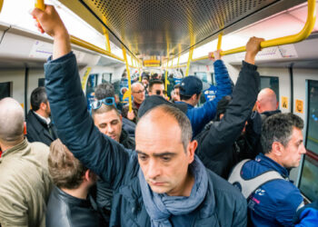 Vâsıl-ı cânâne olmak mı, Beşevler Metrosu'nda tutunmak mı?