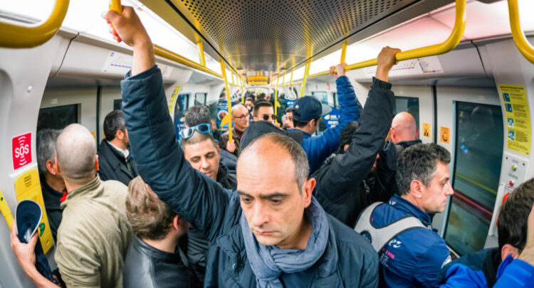 Vâsıl-ı cânâne olmak mı, Beşevler Metrosu'nda tutunmak mı?