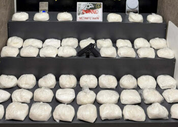 İzmir’de dev uyuşturucu operasyonu: 32 kilo 450 gram metamfetamin ele geçirildi