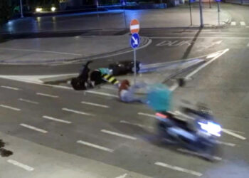 Çorlu'da iki motosikletin çarpıştığı kaza kameralara yansıdı; 3 yaralı