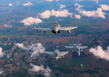 2 adet F-16 uçağı, Litvanya’daki medya gününe katıldı