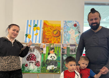 İkiz annesi Nurdan, kemoterapide resimle hayata tutundu