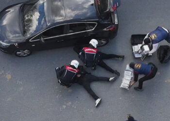 İstanbul'da düzenlenen operasyonda 51 kilo uyuşturucu ele geçirildi: 2 gözaltı