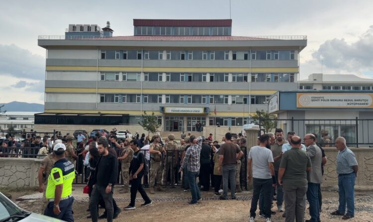 Bir öğretmenin 30 yıllık sessiz çığlığı: Okullar nasıl bu hâle geldi?