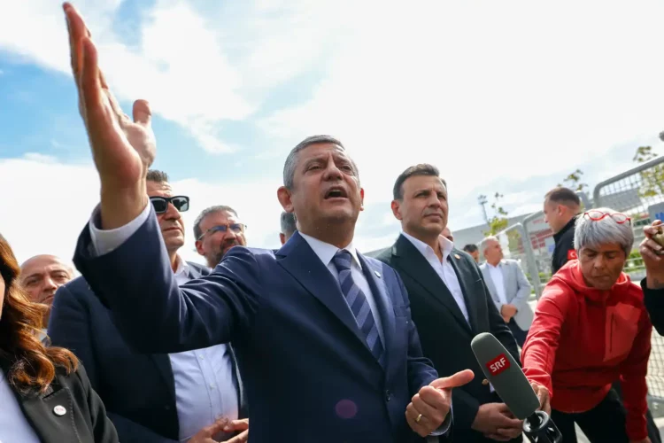 YENİ Parti'nin adı değişecek mi tartışması bitti! AYM kararının ardından Özgür Özel'den ilk açıklama