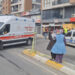 Pendik'te hafriyat kamyonu eczaneye daldı; yaralılar var