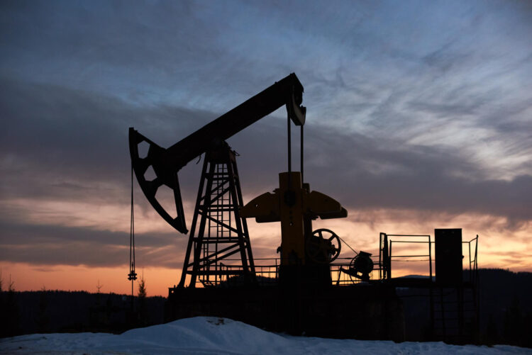 Orta Doğu'da petrol alarmı! Brent petrol 110 doları aştı: Akaryakıt fiyatlarına etkisi ne olacak?