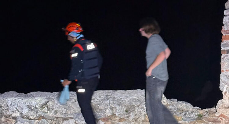 Alanya Kalesi'nde mahsur kalan 3 Rus turist kurtarıldı