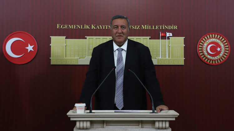 Meclis'e sunulan sabit saat teklifi komisyonda bekliyor: CHP'den yeniden kış saati çağrısı