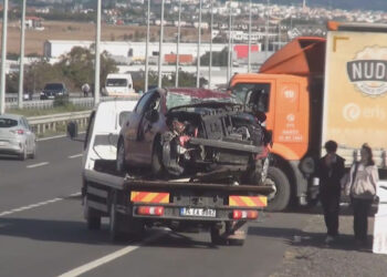 Silivri'de otomobil takla attı: 1'i çocuk 3 yaralı
