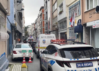 Şişli’de Kazakistanlı kadın balkondan yan binanın çatısına geçmeye çalışırken düşerek öldü
