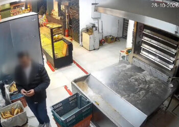 Sultangazi'de şok eden hırsızlık: Fırın tezgâhında duran cep telefonunu çaldı