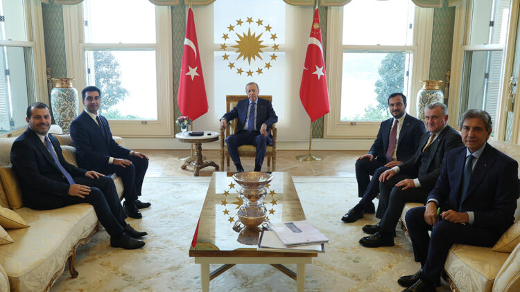 Cumhurbaşkanı Erdoğan, Tuzla Belediye Başkanı Eren Ali Bingöl'ü kabul etti